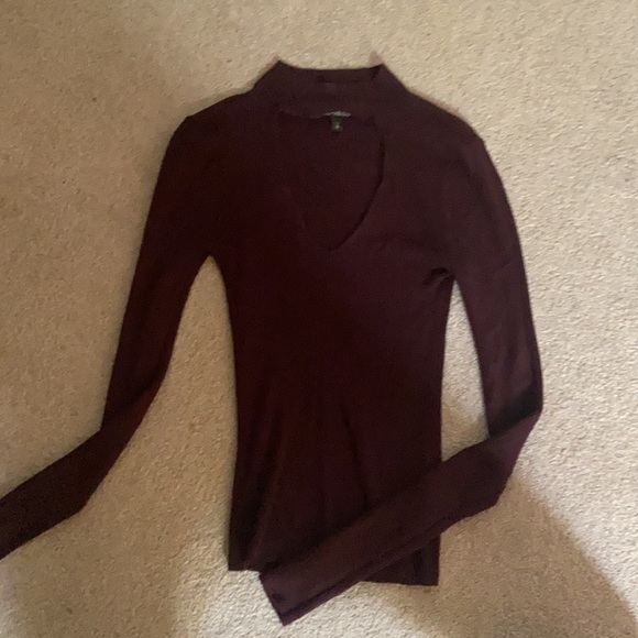 Express Sweater - Picture 2 of 3